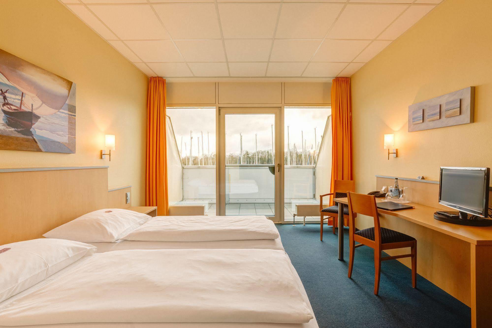 Bodensee Yachthotel Schattmaier Кресброн